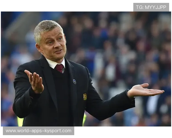 内维尔点名批评曼联四位球星，称他们本应表现更好，内维尔评价c罗